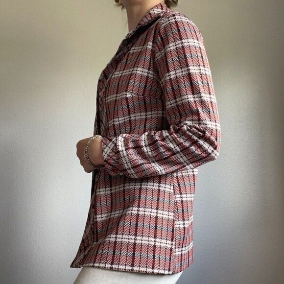 Vintage 1970s Women's Retro Collared Button Up Plaid Red Blue Long Sleeve Shirt - Picture 6 of 11
